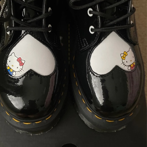 ❌SOLD❌ NWT Dr. Martens x Hello Kitty 1461 Quad - Picture 7 of 7
